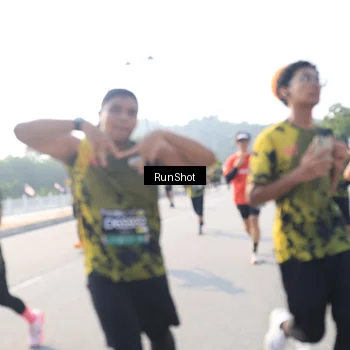 Runner Photo 6923355
