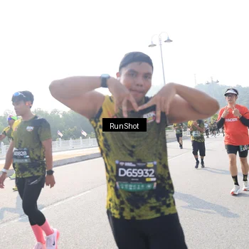 Runner Photo 6923358