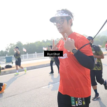 Runner Photo 6923386