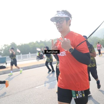 Runner Photo 6923393