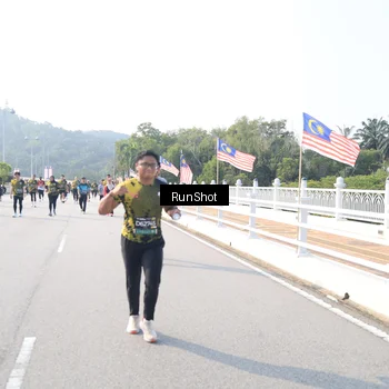 Runner Photo 6923400