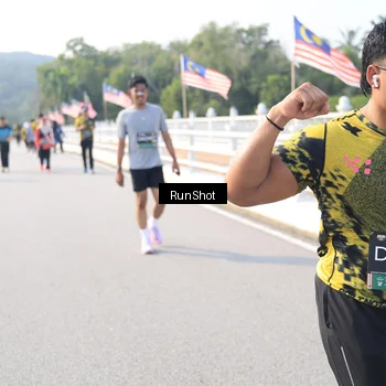 Runner Photo 6923413