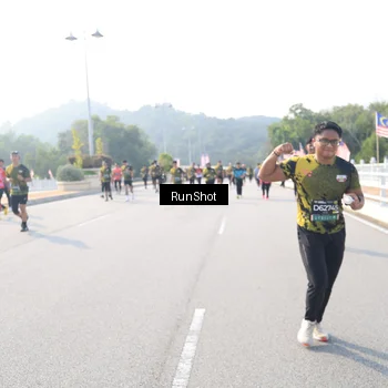 Runner Photo 6923417