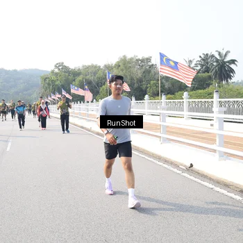 Runner Photo 6923428