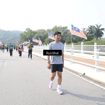 Runner Photo 6923433