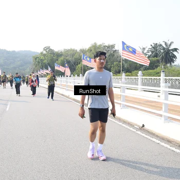 Runner Photo 6923434