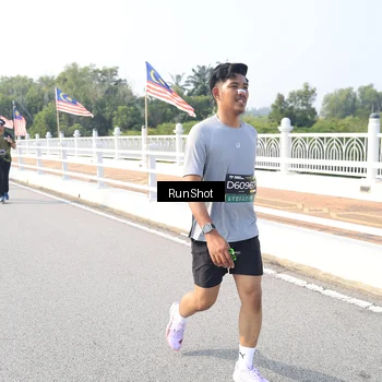 Runner Photo 6923442