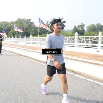 Runner Photo 6923452