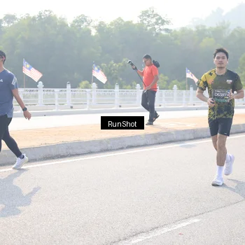 Runner Photo 6923454
