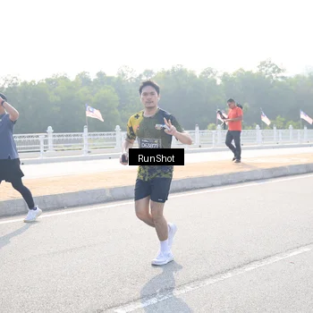 Runner Photo 6923468