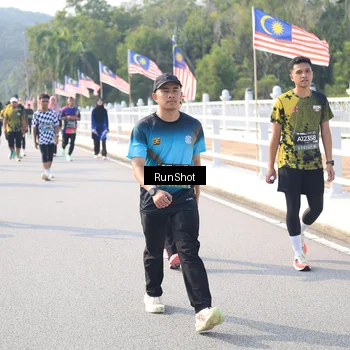 Runner Photo 6923503