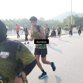 Runner Photo 6923504