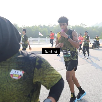 Runner Photo 6923507