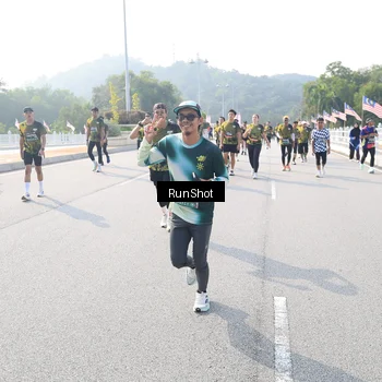 Runner Photo 6923529