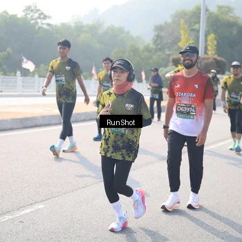 Runner Photo 6923560