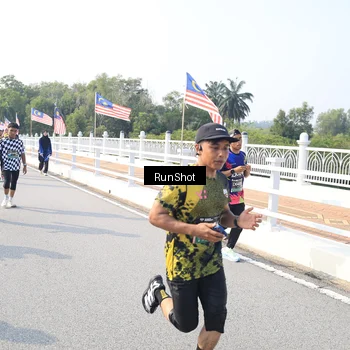 Runner Photo 6923572