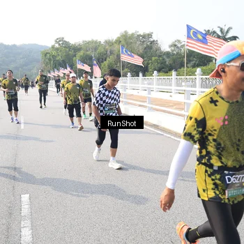 Runner Photo 6923600