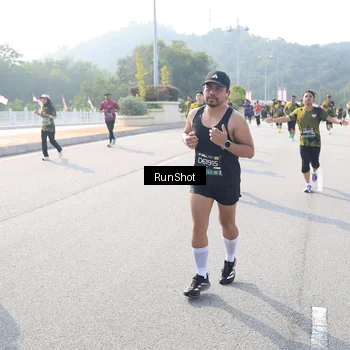 Runner Photo 6923604