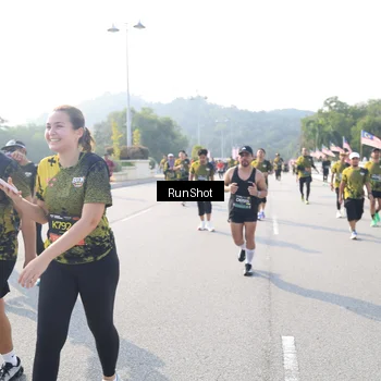 Runner Photo 6923613