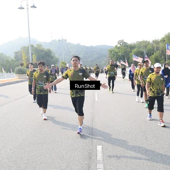 Runner Photo 6923618
