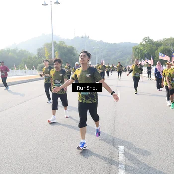 Runner Photo 6923635