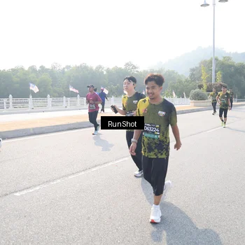Runner Photo 6923637