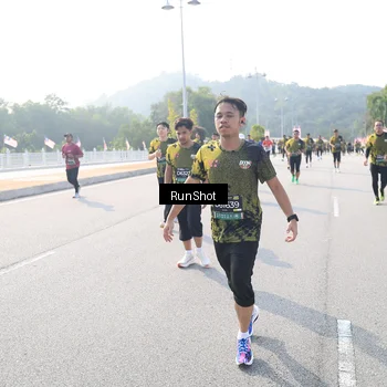 Runner Photo 6923649