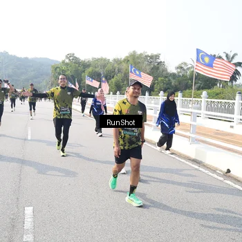 Runner Photo 6923653