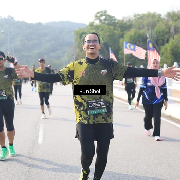 Runner Photo 6923654