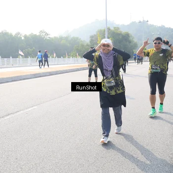 Runner Photo 6923666