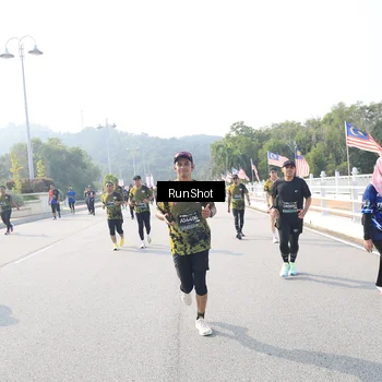Runner Photo 6923681