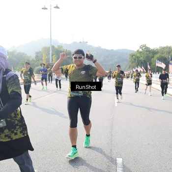 Runner Photo 6923682