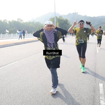 Runner Photo 6923689