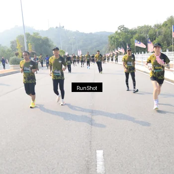 Runner Photo 6923715