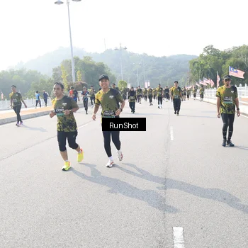 Runner Photo 6923716