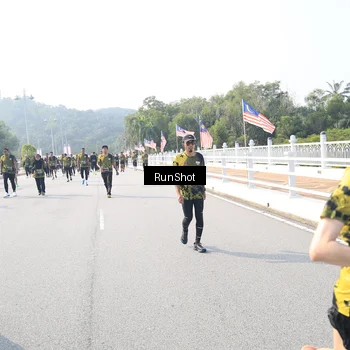 Runner Photo 6923719