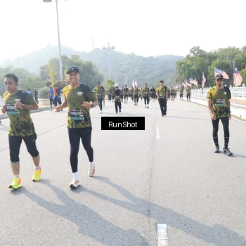 Runner Photo 6923721