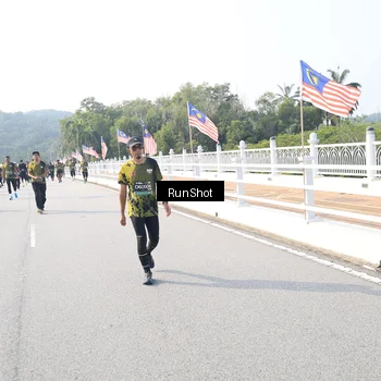 Runner Photo 6923725