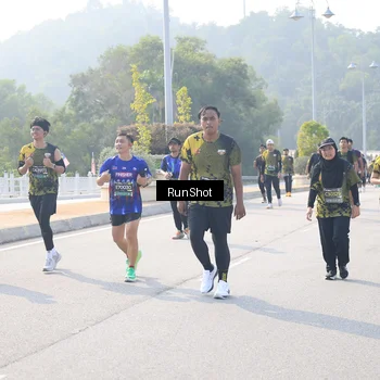 Runner Photo 6923742