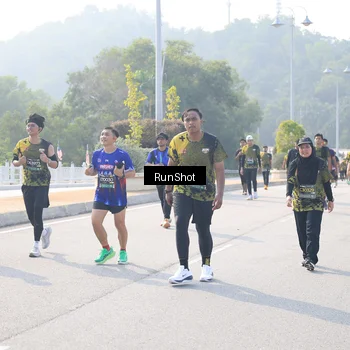 Runner Photo 6923749