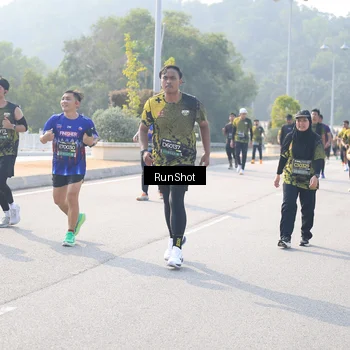 Runner Photo 6923752