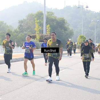 Runner Photo 6923753