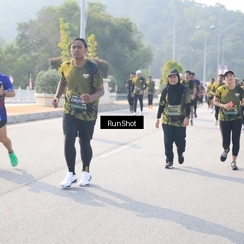Runner Photo 6923754