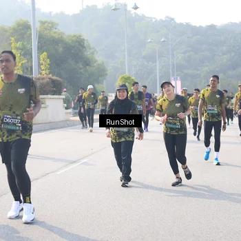 Runner Photo 6923757