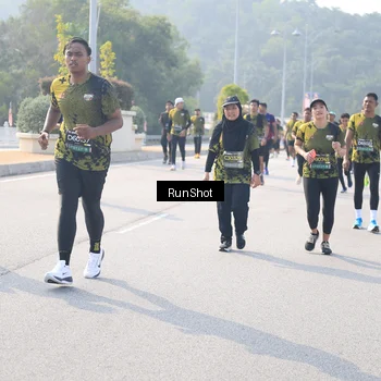 Runner Photo 6923759