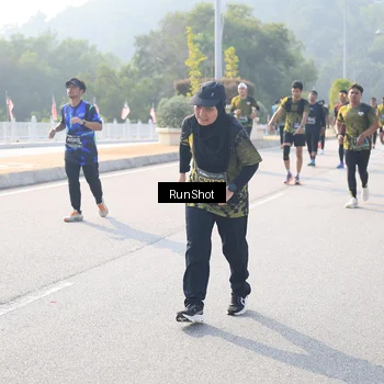 Runner Photo 6923799