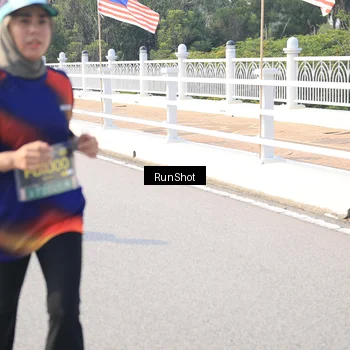 Runner Photo 6923800