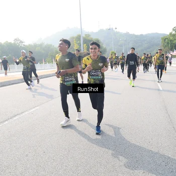 Runner Photo 6923835