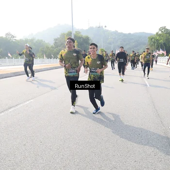 Runner Photo 6923848