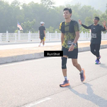 Runner Photo 6923853